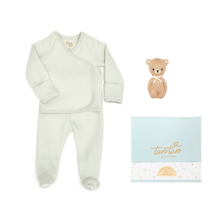 Ajuar Kimono Jacquar Celeste + Sonaja Osito + Cajita de Regalo