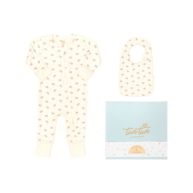 AJUAR ROMPER DE ALGODÓN PIMA + BABERO GRANDE + CAJITA DE REGALO