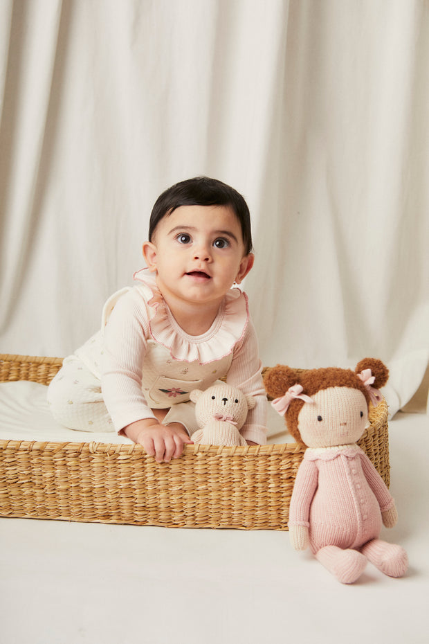 Set Romper Tirantes Perla Flores de Jackard de algodón + Body Bobo Rosado de Algodón Rib