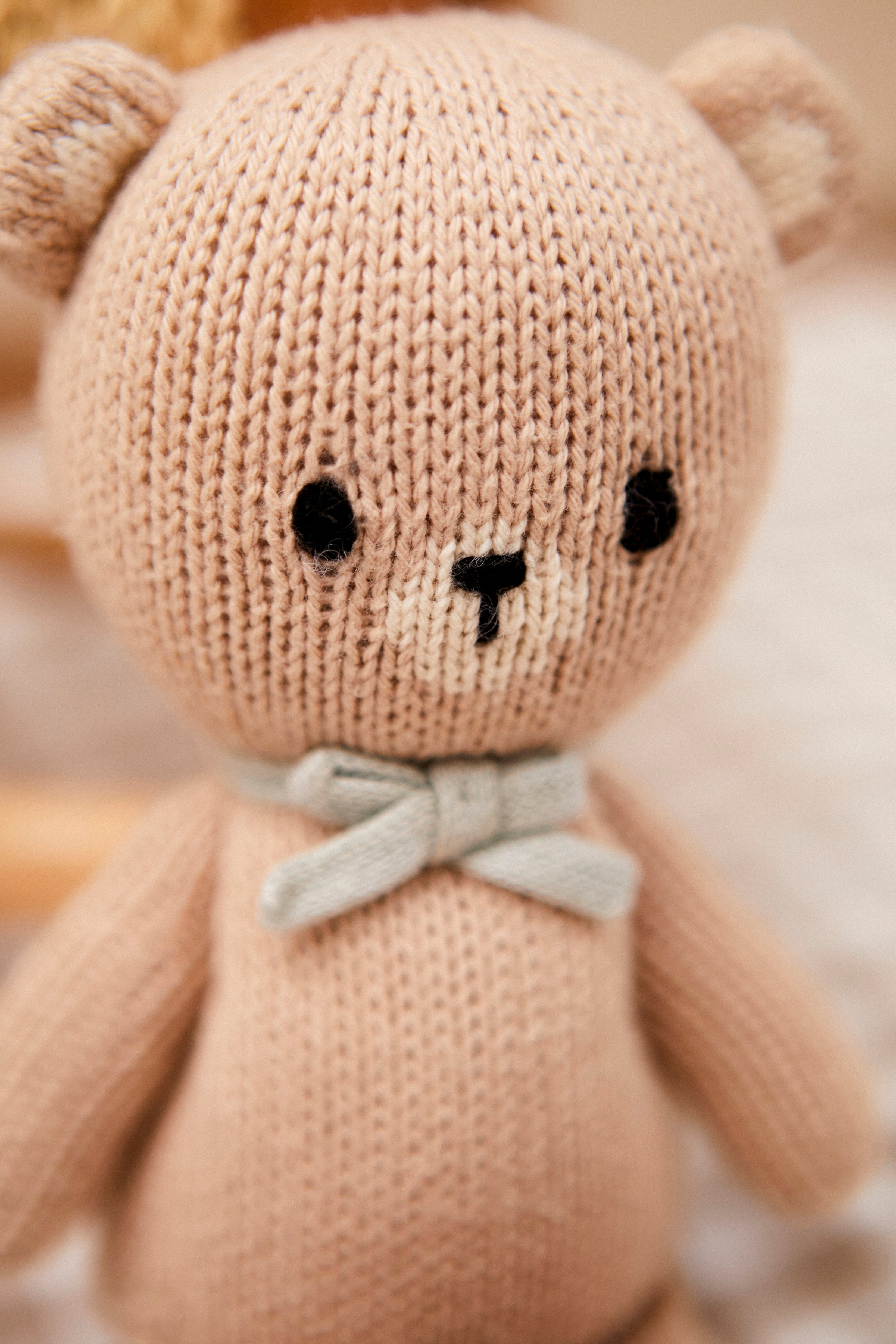 Osito Bebe de algodón tejido Beige & Celeste